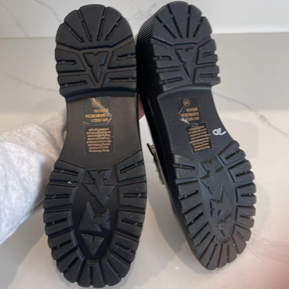 Slip ons - Picture 3 of 4